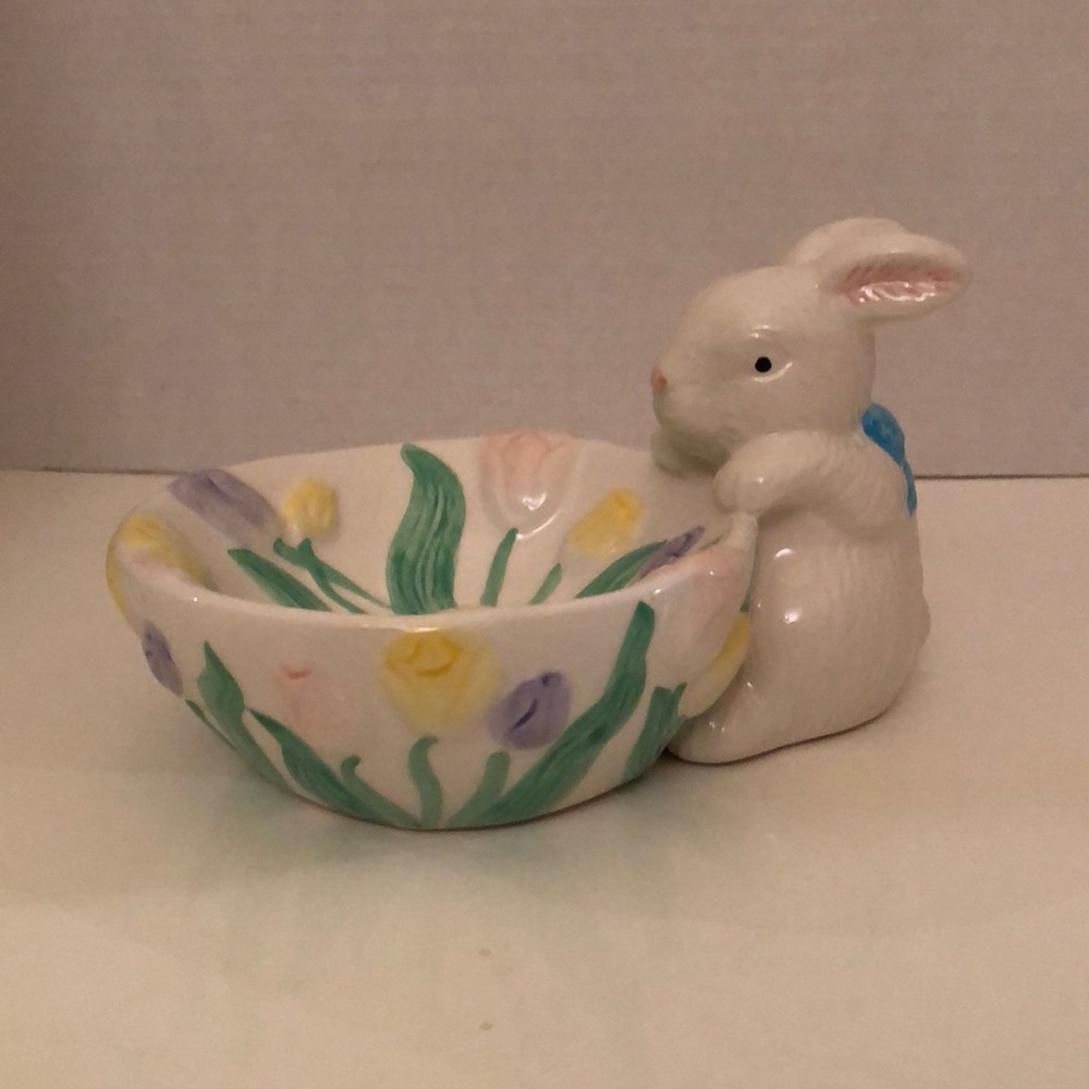 ⭐️Host Pick⭐️- Ceramic bowl with bunny